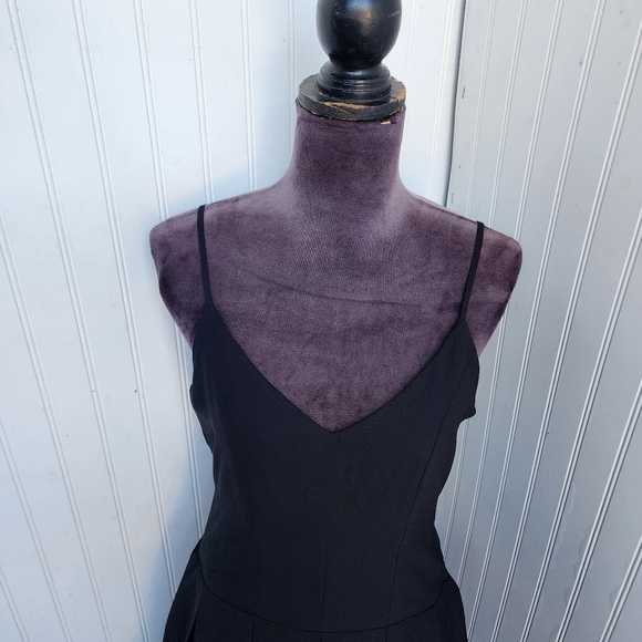 NWT Forever 21 Fit Flare Mini Strap Dress Black Pleated Sz M - Picture 2 of 15